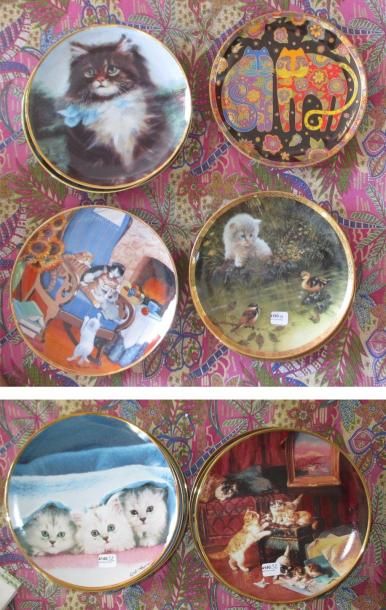 Lot de 27 assiettes en porcelaine sur le...