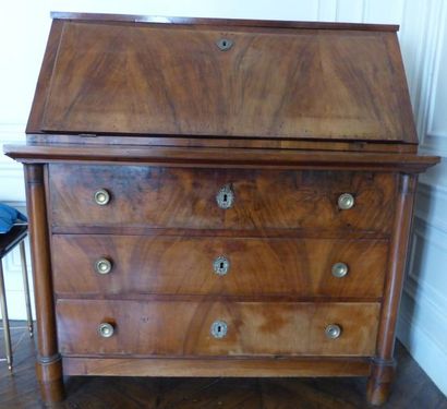 Commode scriban en placage d'acajou à un...