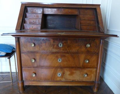 Commode scriban en placage d'acajou à un...
