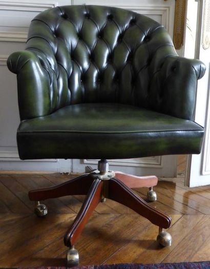 Fauteuil de bureau en cuir capitonné vert,...