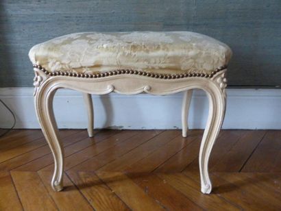 Tabouret en bois laqué blanc style Louis...