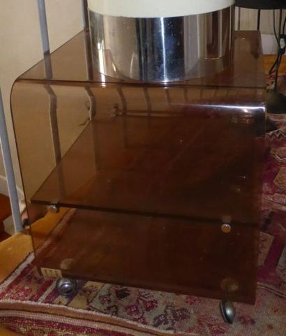 Table roulante, carré en plexiglas, poubelle...