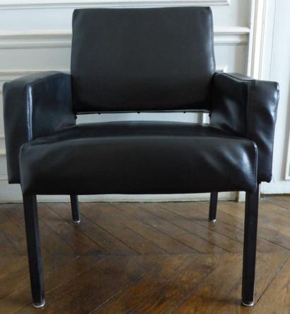 Bergère skai noir, années 60. H: 79cm L:...