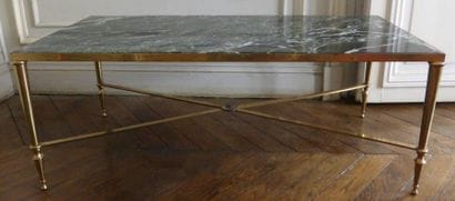 Table basse en métal doré, plateau marbre...