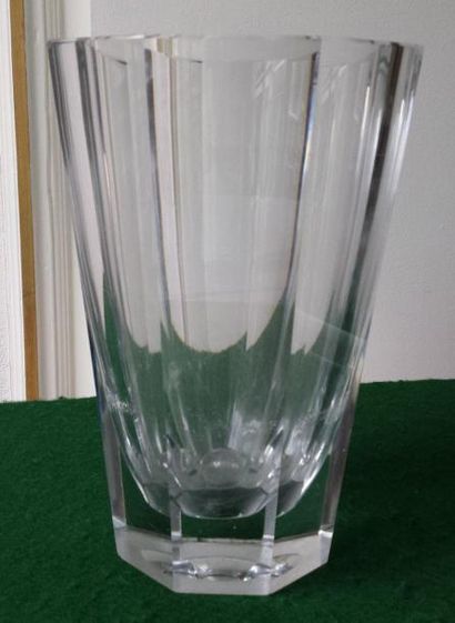 Vase en cristal à pans coupés SAINT LOUIS...