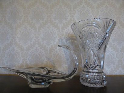 vase en cristal taillé et coupe en verre...
