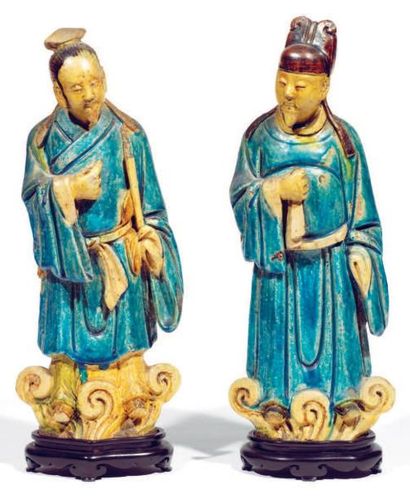 Deux dignitaires en céramique et émaux bleu...