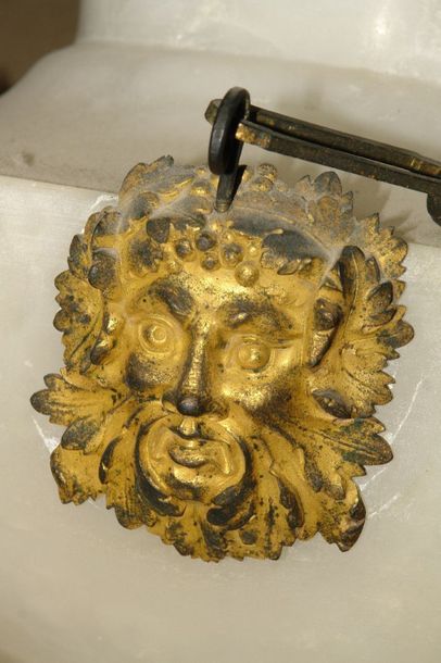 Plafonnier en albâtre composé de deux vasques...