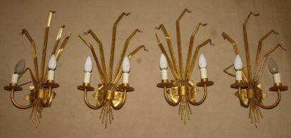 Suite de quatre appliques à deux lumières...
