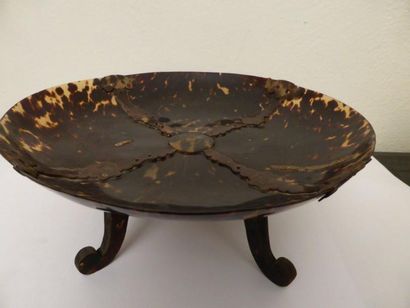 CHINE
Coupe ronde en écaille de tortue et...