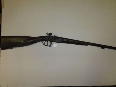 Lot de trois armes de chasse: 1/ Carabine...