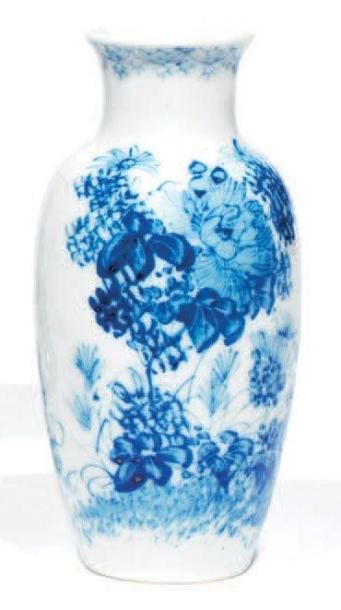 Vase balustre en porcelaine bleu/blanc à...