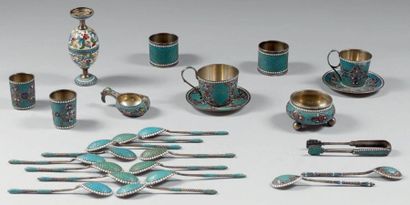 Ensemble en argent émaillé et cloisonné de...