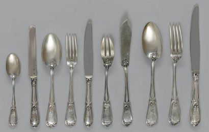 Ménagère en argent, modèle à filets contours...
