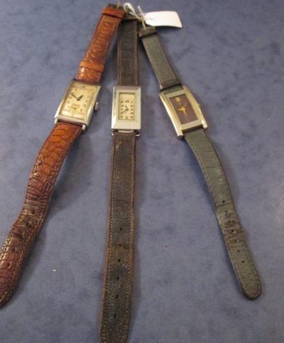 Trois montres en métal OMEGA, LIP, ROLLS...