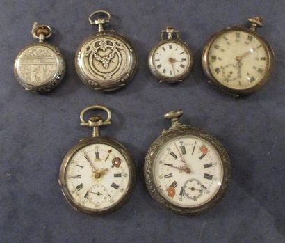 Quatre montre à gousset en argent 800° poids...