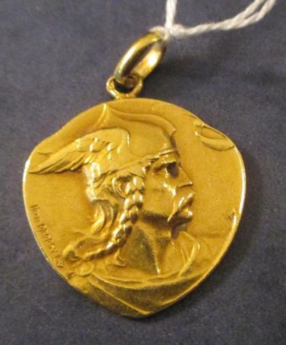 Pendentif en or 18 K poid s: 5 gr