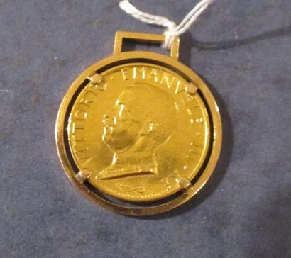 Pendentif en or jaune 18k sertie d'une pièce...