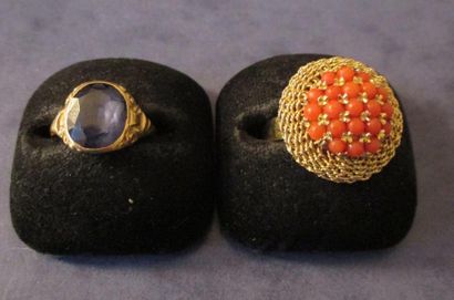 Deux bagues en or jaune18 K sertie d'une...