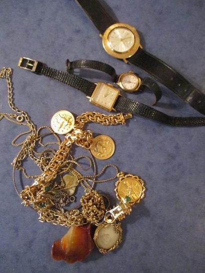 Lot de bijoux fantaisies (*)