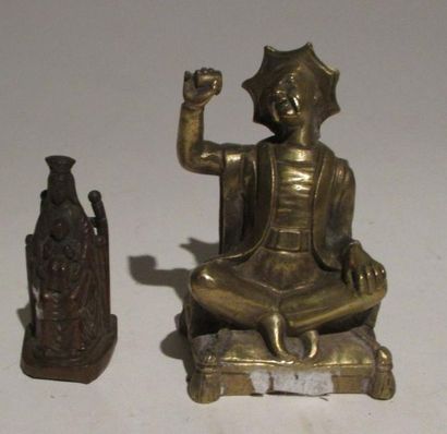 Lot: élément en bronze en forme de chinois...