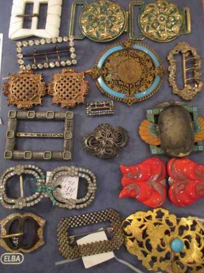 Lot de boucles de ceintures
