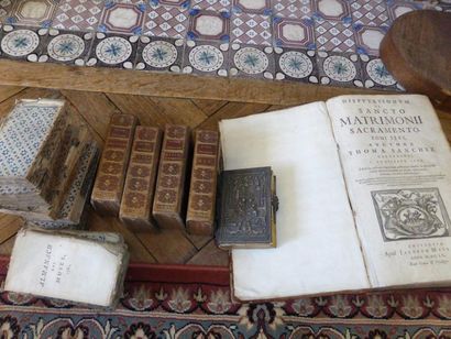 Lot de volumes: Almanach des Muses, livres...