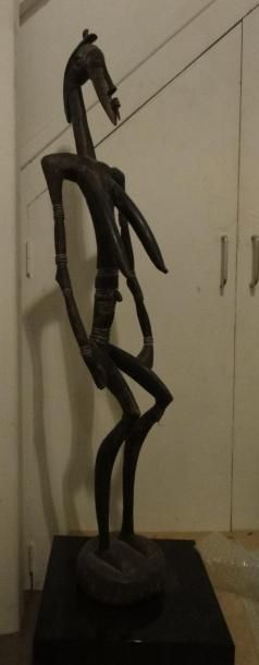 AFRIQUE NOIRE
Statuette en bois représentant...