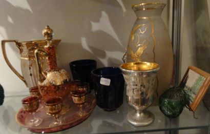 Mannette: Lot de vases, flacons divers