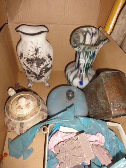 Mannette: vase et boîtes céramique dont ...