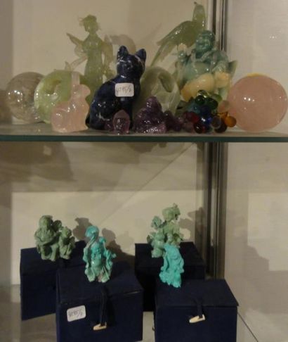 Mannette: Lot de statuettes genre pierres...