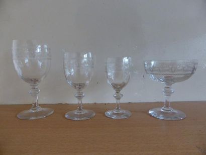 Partie de service de verres en cristal g...