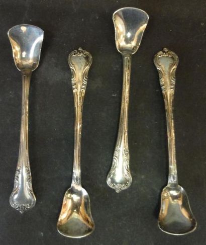 Quatre pelles à sel Pds: 25 gr.