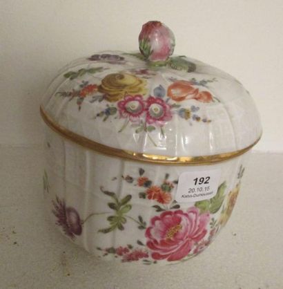 Allemagne
Pot à sucre couvert en porcelaine...