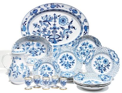 MEISSEN
Partie de service de 18 pièces à...