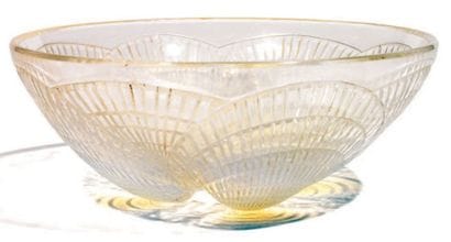RENE LALIQUE (1860-1945)
Coupe 