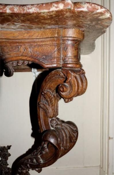 Stalle de choeur en chêne mouluré et sculpté,...