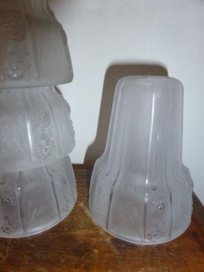 MULLER FRERES LUNEVILLE
Quatre caches ampoules...