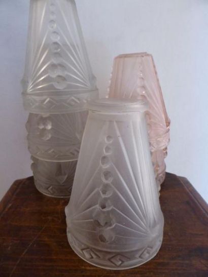 SCHNEIDER
Quinze caches ampoules en verre...