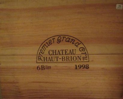6 bouteilles CH. 	HAUT-BRION, 1° cru Pessac-Léognan...