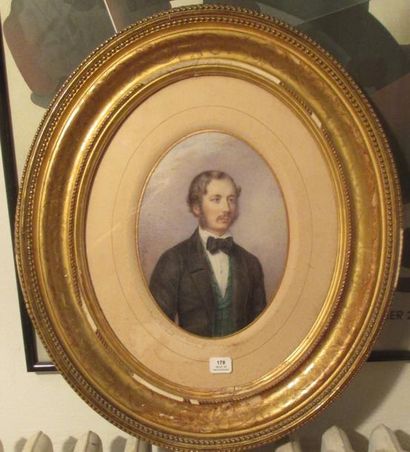 Portrait d'Edouard en chemise blanche, gilet...