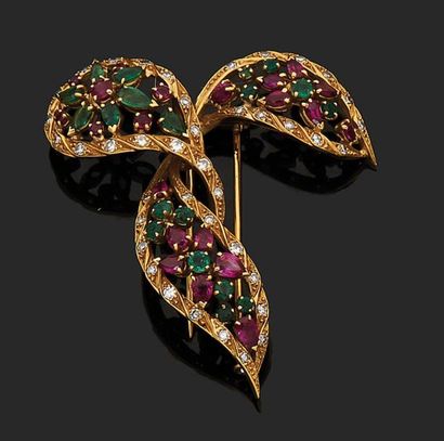 Broche mouvementée en or jaune 750 millièmes...