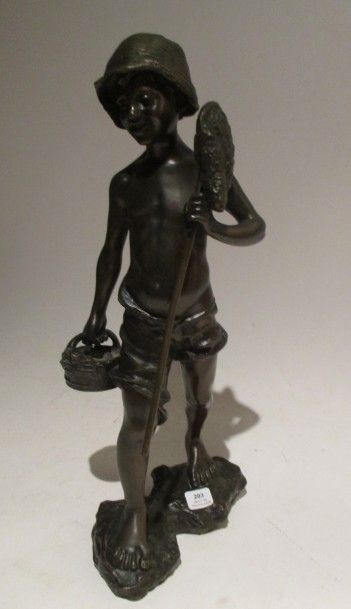 MARTIN (d'après)

Jeune pêcheur aux crustacés

Sculpture...