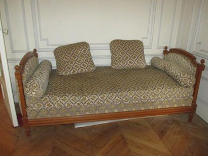 Lit de repos en bois naturel style Louis...