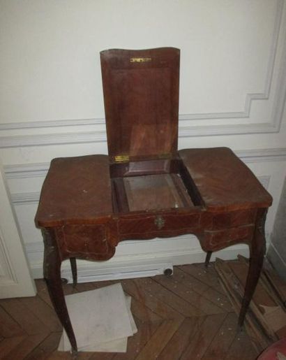 Coiffeuse en bois de placage style Louis...