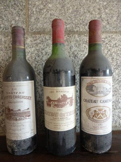 Ensemble de 12 bouteilles 				

2 bouteilles...