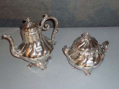 Cafetière et sucrier en argent à côtes torses...