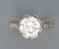 BAGUE en platine sertie d'un diamant demi...