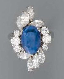 BAGUE en or gris et platine ornée d'un saphir...