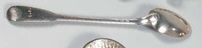 CUILLER A RAGOUT en argent, modèle à filet...